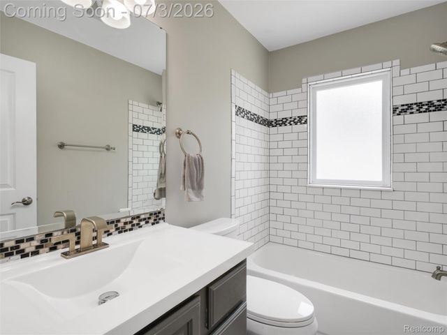 2798 Royal Avenue, Berkley, MI 48072