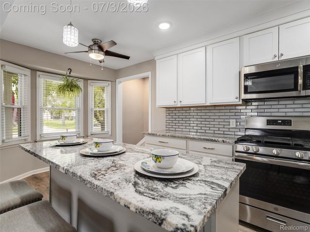 2798 Royal Avenue, Berkley, MI 48072