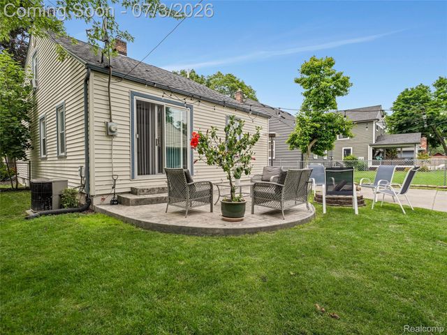 2798 Royal Avenue, Berkley, MI 48072