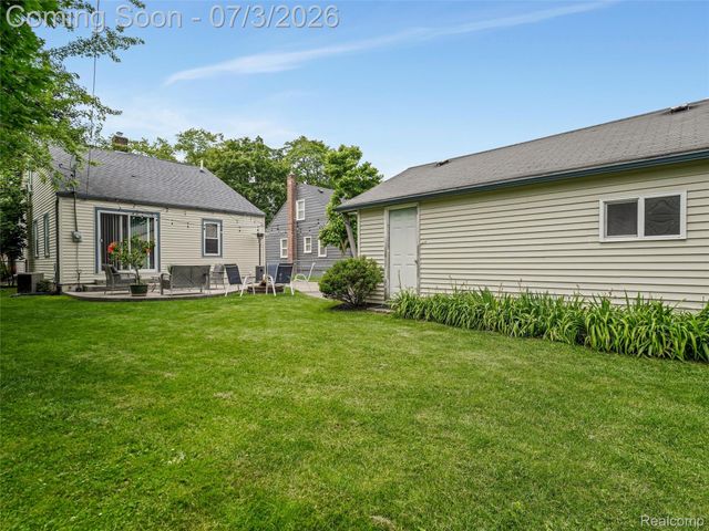 2798 Royal Avenue, Berkley, MI 48072