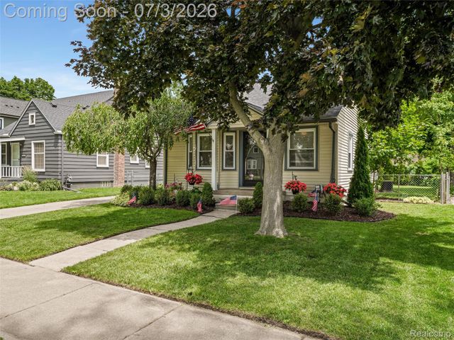 2798 Royal Avenue, Berkley, MI 48072