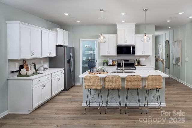 2113 Vinyasa Lane, Charlotte, NC 28215
