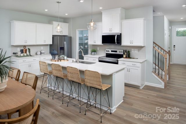 2113 Vinyasa Lane, Charlotte, NC 28215