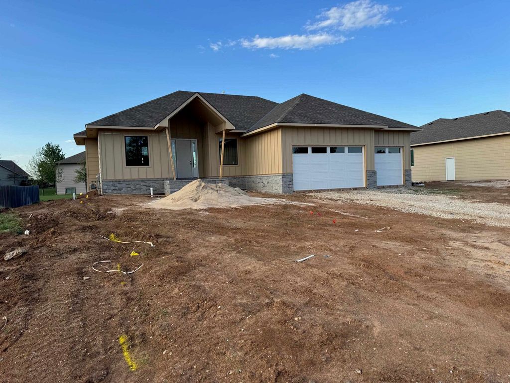 3414 N Deer Rdg, Rose Hill, KS 67133