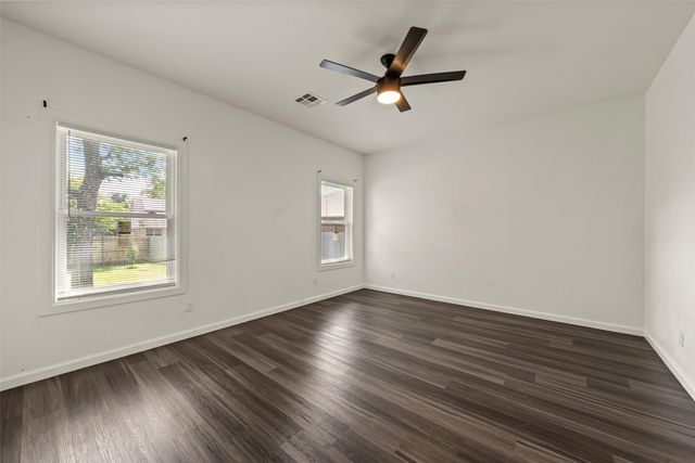 2305 Los Arboles Lane, Waco, TX 76711