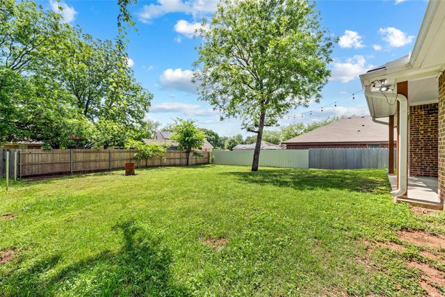 2305 Los Arboles Lane, Waco, TX 76711
