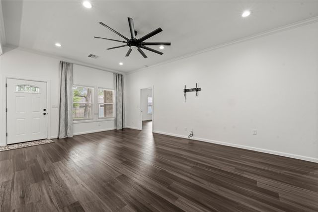 2305 Los Arboles Lane, Waco, TX 76711
