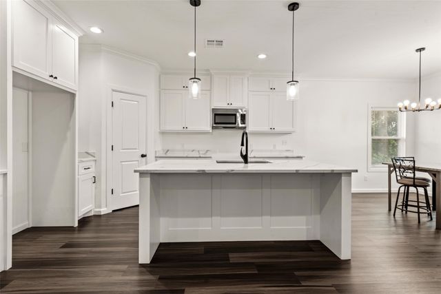 2305 Los Arboles Lane, Waco, TX 76711