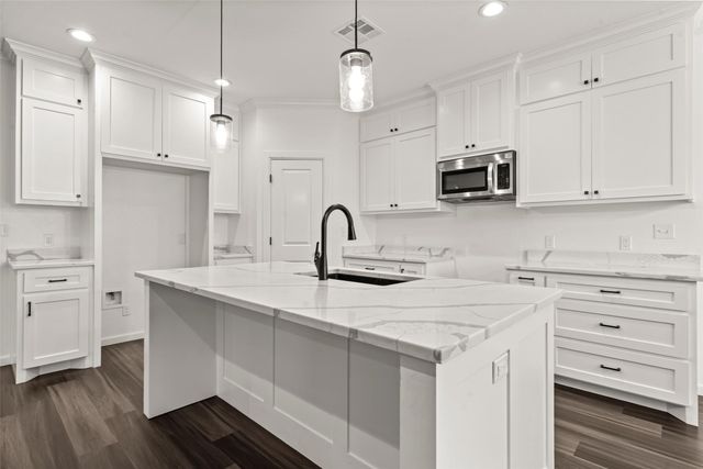2305 Los Arboles Lane, Waco, TX 76711
