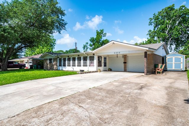 2202 French Place, Baytown, TX 77520