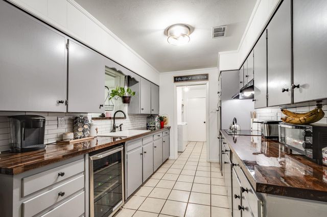 2202 French Place, Baytown, TX 77520
