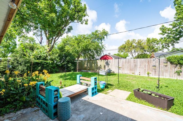 2202 French Place, Baytown, TX 77520