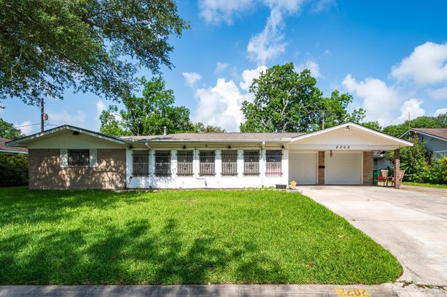 2202 French Place, Baytown, TX 77520