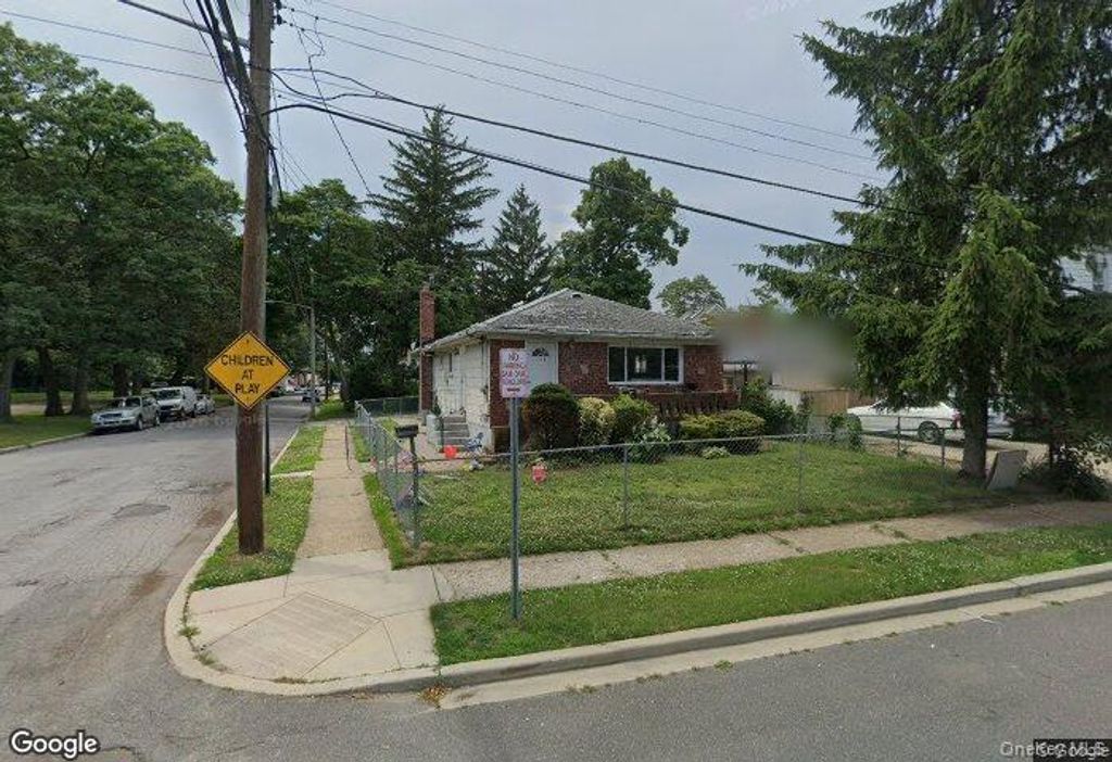 120 Newbold Avenue, Valley Stream, NY 11580