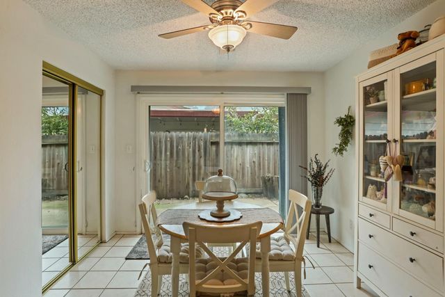 2352 Bridlewood Dr, Rancho Cordova, CA 95670