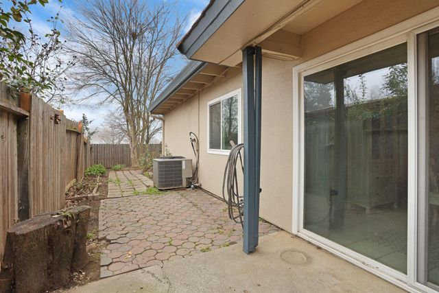 2352 Bridlewood Dr, Rancho Cordova, CA 95670