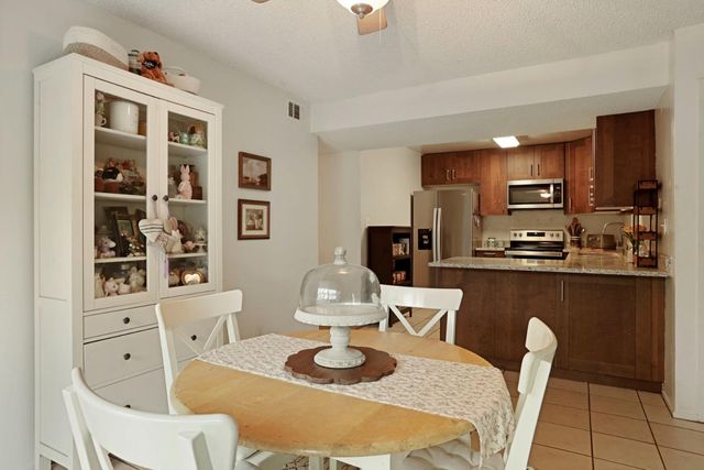 2352 Bridlewood Dr, Rancho Cordova, CA 95670