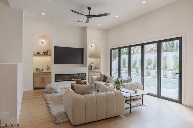 305 Prince Charming Court, Las Vegas, NV 89145