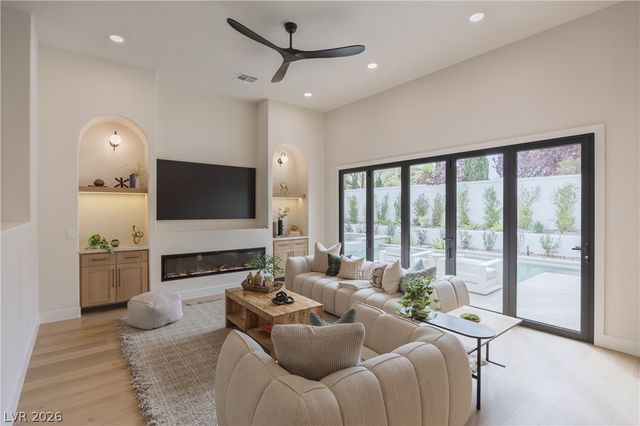 305 Prince Charming Court, Las Vegas, NV 89145