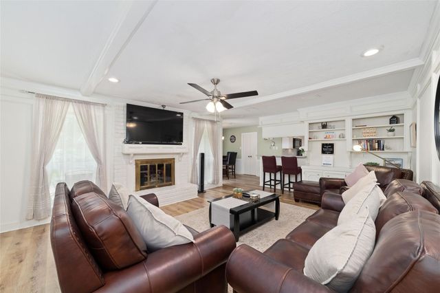 13 Woodhaven Wood Drive, The Woodlands, TX 77380