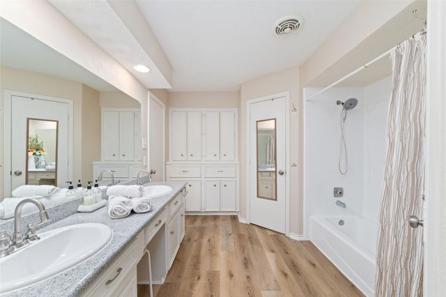 13 Woodhaven Wood Drive, The Woodlands, TX 77380