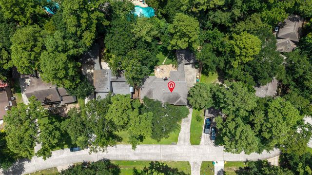 13 Woodhaven Wood Drive, The Woodlands, TX 77380