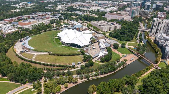 13 Woodhaven Wood Drive, The Woodlands, TX 77380