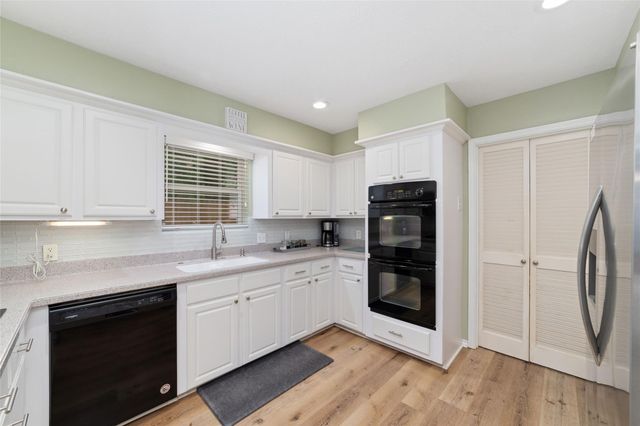 13 Woodhaven Wood Drive, The Woodlands, TX 77380