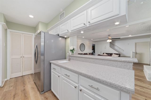 13 Woodhaven Wood Drive, The Woodlands, TX 77380