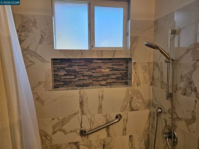 950 Kelvin Ct, El Sobrante, CA 94803