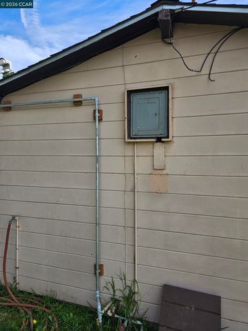 950 Kelvin Ct, El Sobrante, CA 94803