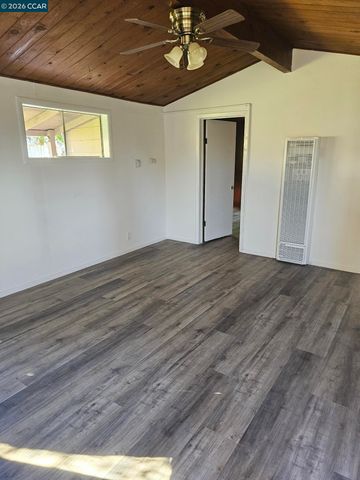 950 Kelvin Ct, El Sobrante, CA 94803