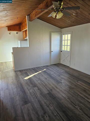 950 Kelvin Ct, El Sobrante, CA 94803