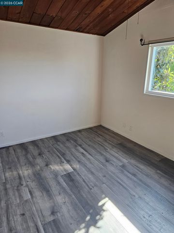 950 Kelvin Ct, El Sobrante, CA 94803