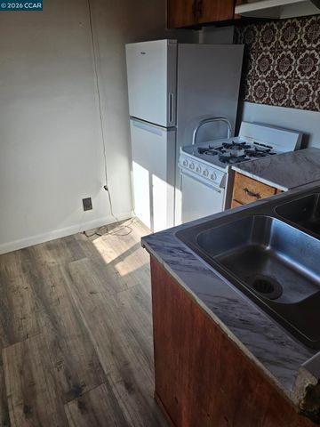 950 Kelvin Ct, El Sobrante, CA 94803