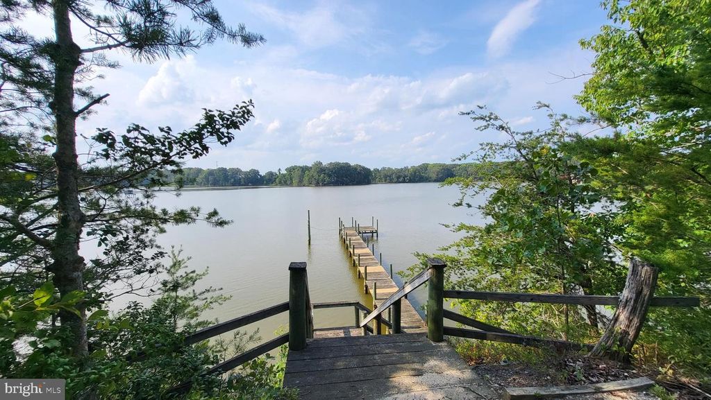 224 ANCHOR LN, Colonial Beach, VA 22443