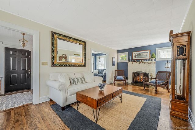 33 Harding Avenue, Lynbrook, NY 11563