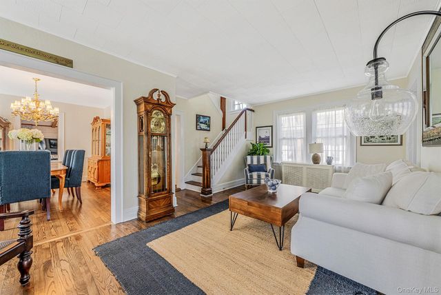 33 Harding Avenue, Lynbrook, NY 11563