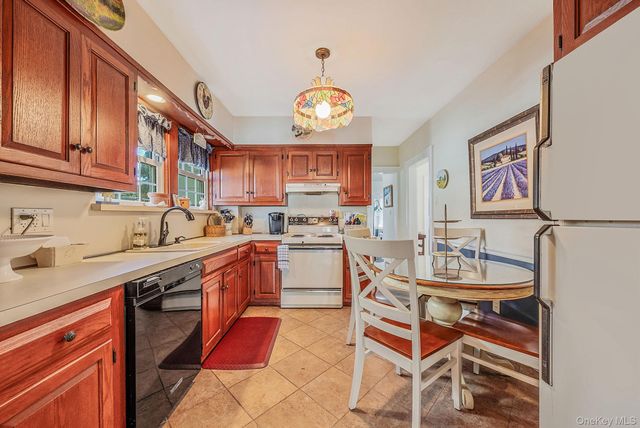33 Harding Avenue, Lynbrook, NY 11563