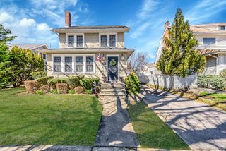 33 Harding Avenue, Lynbrook, NY 11563