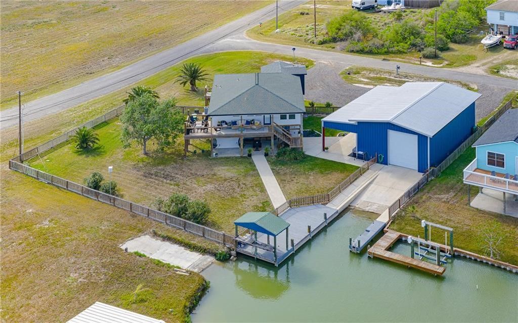 101 Quail Dr, Rockport, TX 78382 — exterior