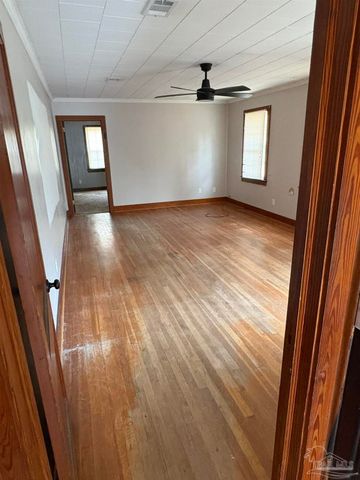 5919 Mitchell Ln, Pensacola, FL 32526