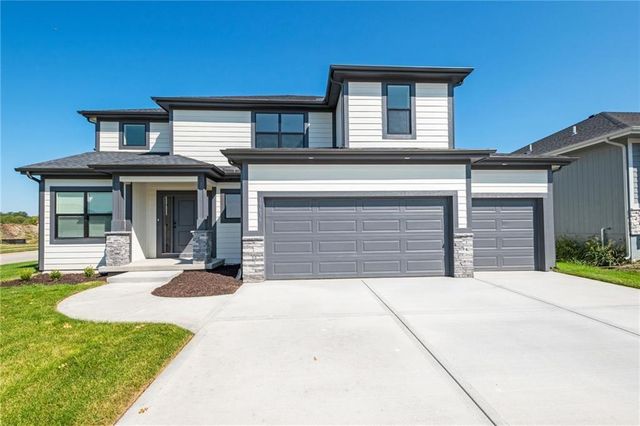 18970 W 193rd Terrace, Spring Hill, KS 66083