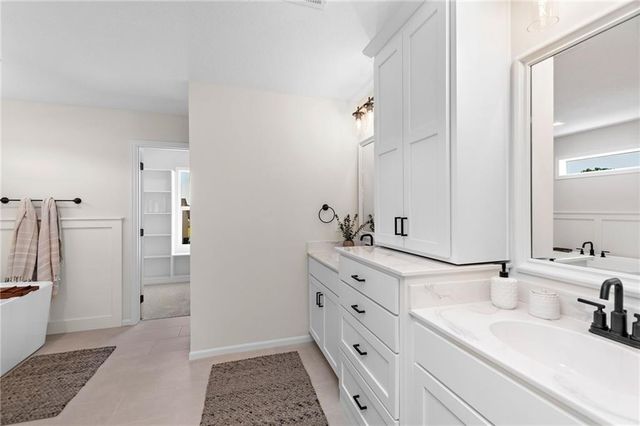 18970 W 193rd Terrace, Spring Hill, KS 66083