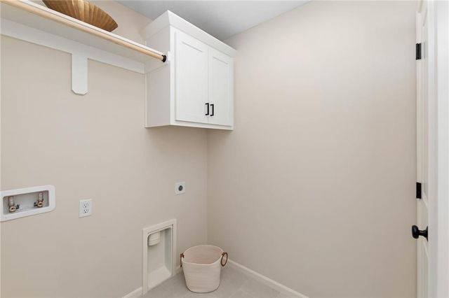 18970 W 193rd Terrace, Spring Hill, KS 66083