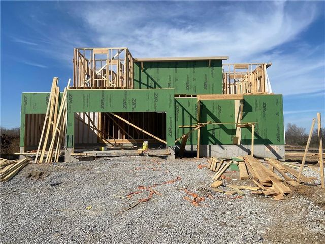 18970 W 193rd Terrace, Spring Hill, KS 66083