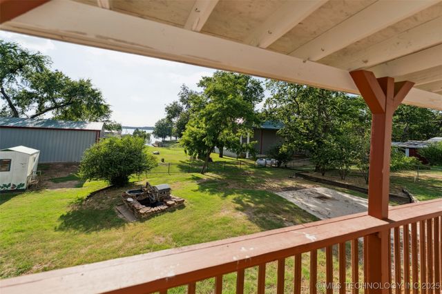 33 E Center Street, Salina, OK 74365