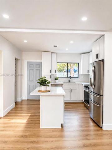 416 SW 25th Ave, Fort Lauderdale, FL 33312