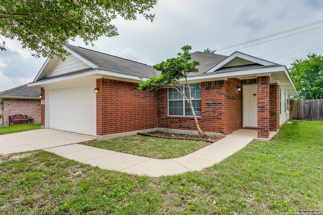 5735 Cardinal Falls, San Antonio, TX 78239
