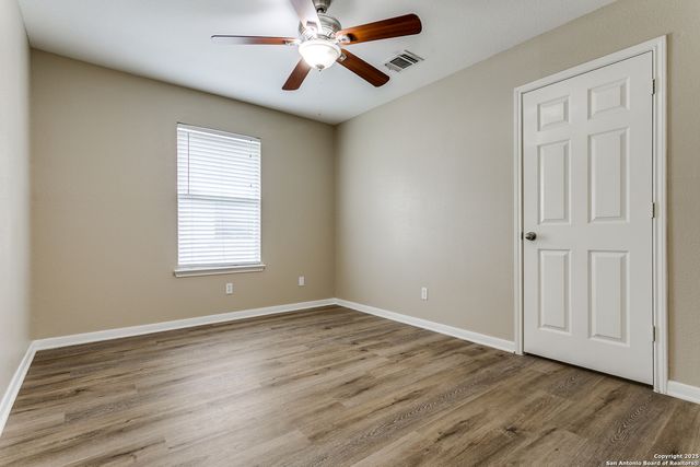 5735 Cardinal Falls, San Antonio, TX 78239